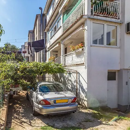 Dea B4+1 아파트 *