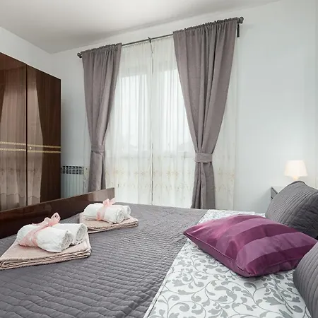 Dea B4+1 * 波雷奇