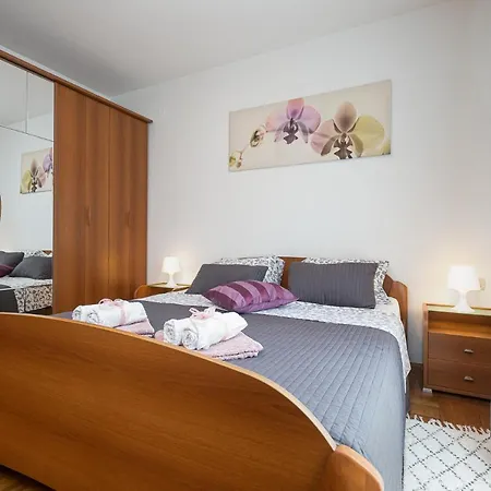 Dea B4+1 Apartment Porec