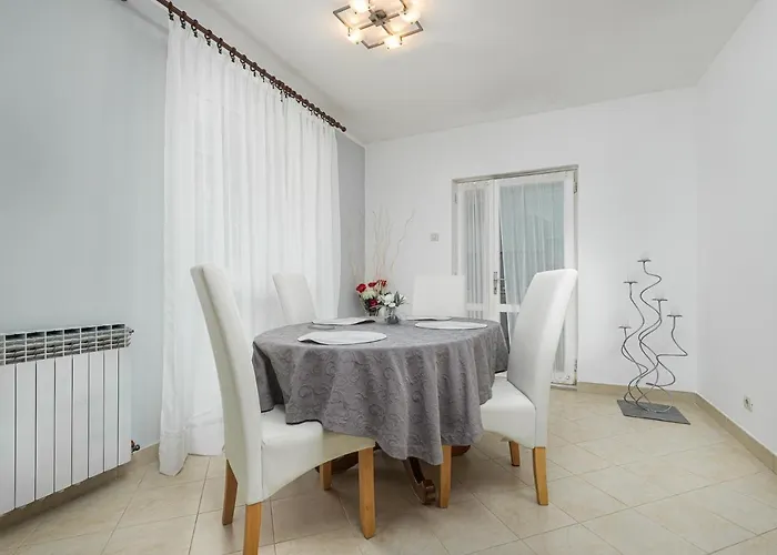 Apartmán Dea B4+1 *